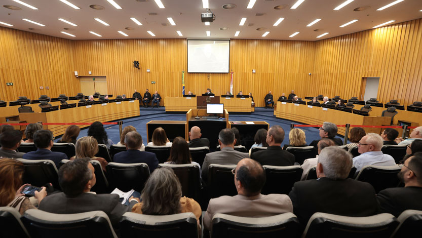 Defesa da Contraf-CUT reduz perdas no dissídio, mas Caixa economiza bilhões